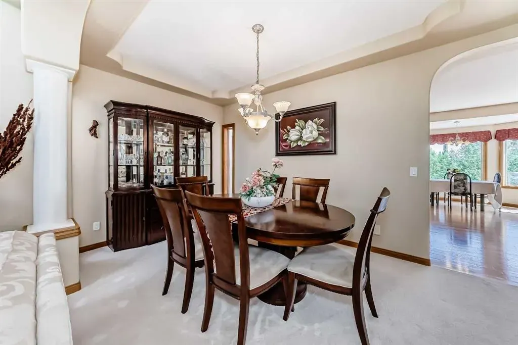 40 Royal Highland Court NW