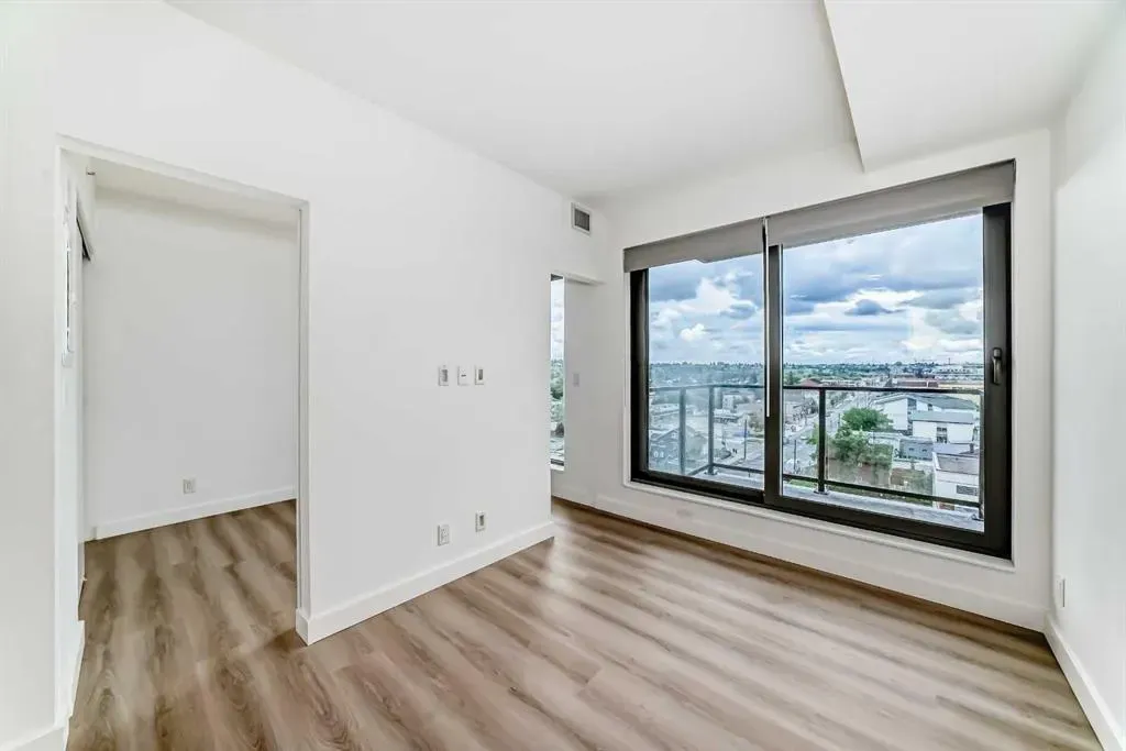 123 4 Street NE, #814