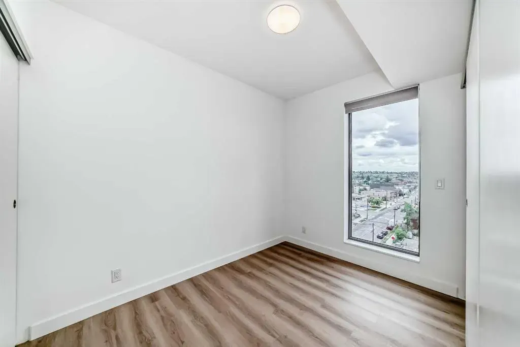 123 4 Street NE, #814