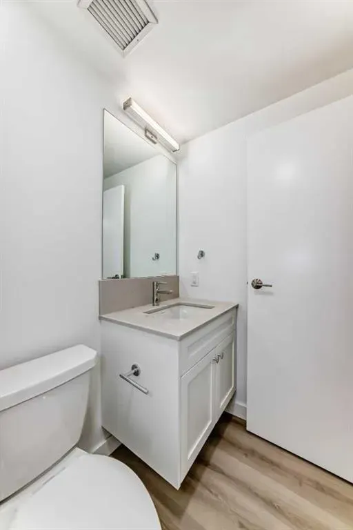 123 4 Street NE, #814