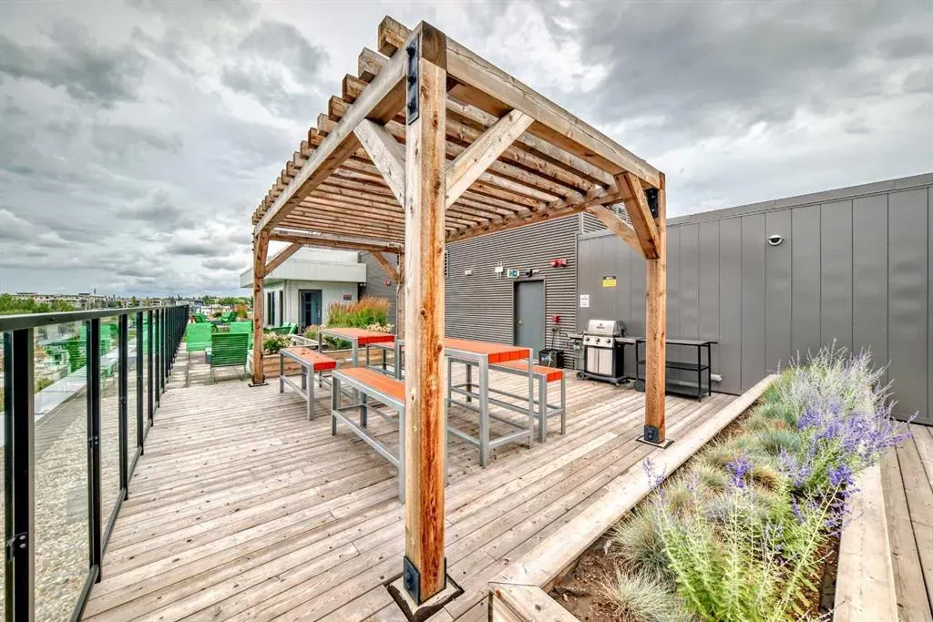 123 4 Street NE, #814