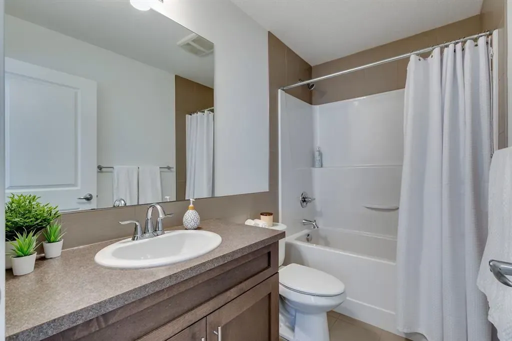 270 Legacy Heights SE