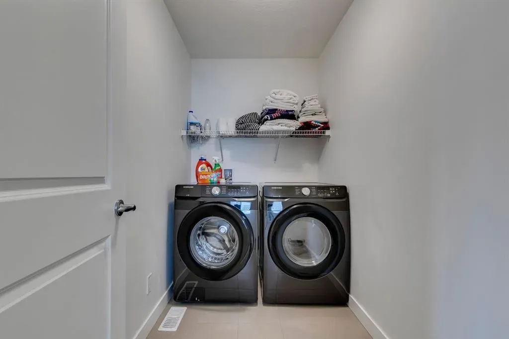 270 Legacy Heights SE