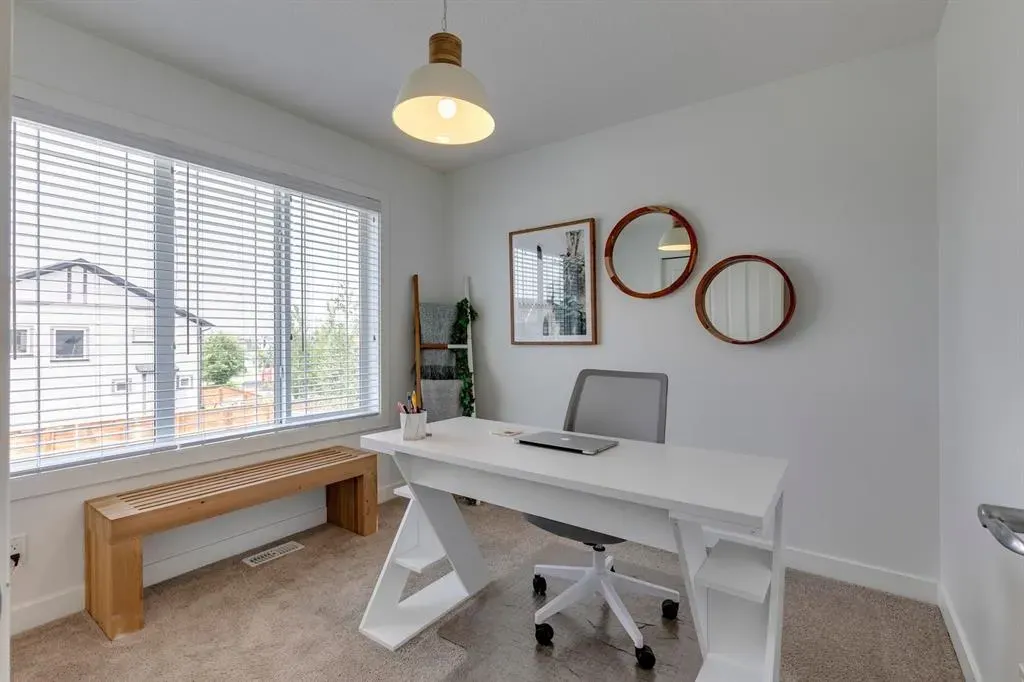 270 Legacy Heights SE