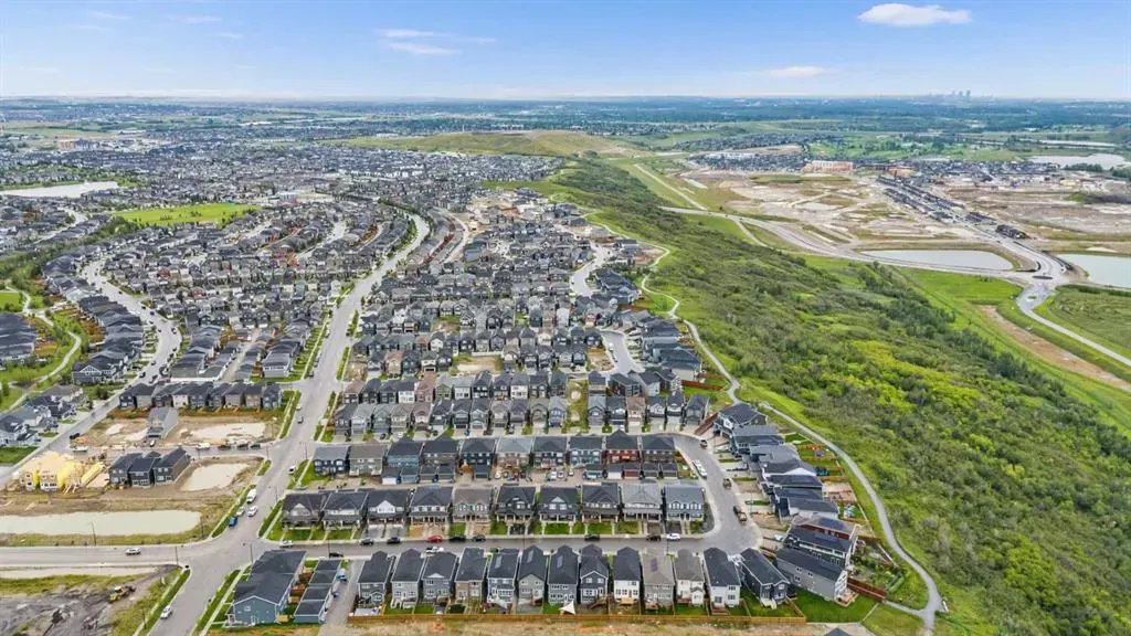 205 Legacy Reach Crescent SE