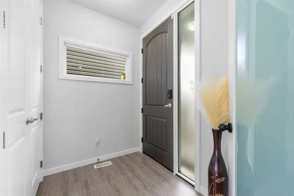 205 Legacy Reach Crescent SE