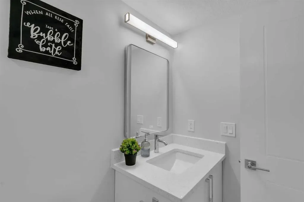 205 Legacy Reach Crescent SE