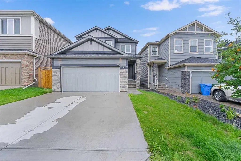 205 Legacy Reach Crescent SE
