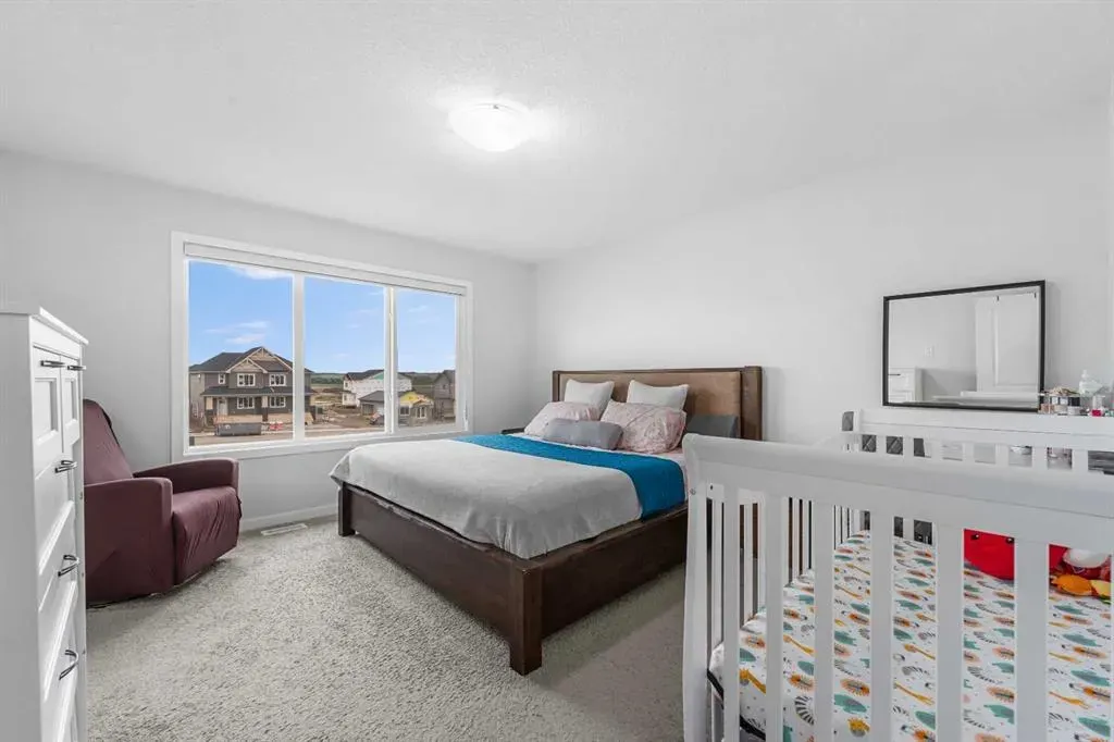 205 Legacy Reach Crescent SE