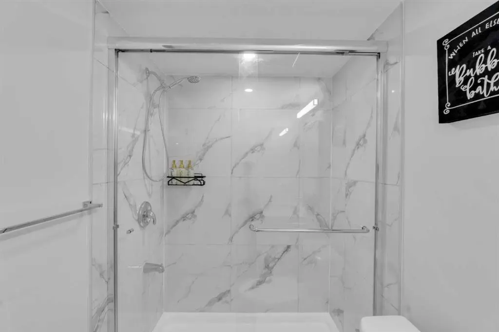 205 Legacy Reach Crescent SE