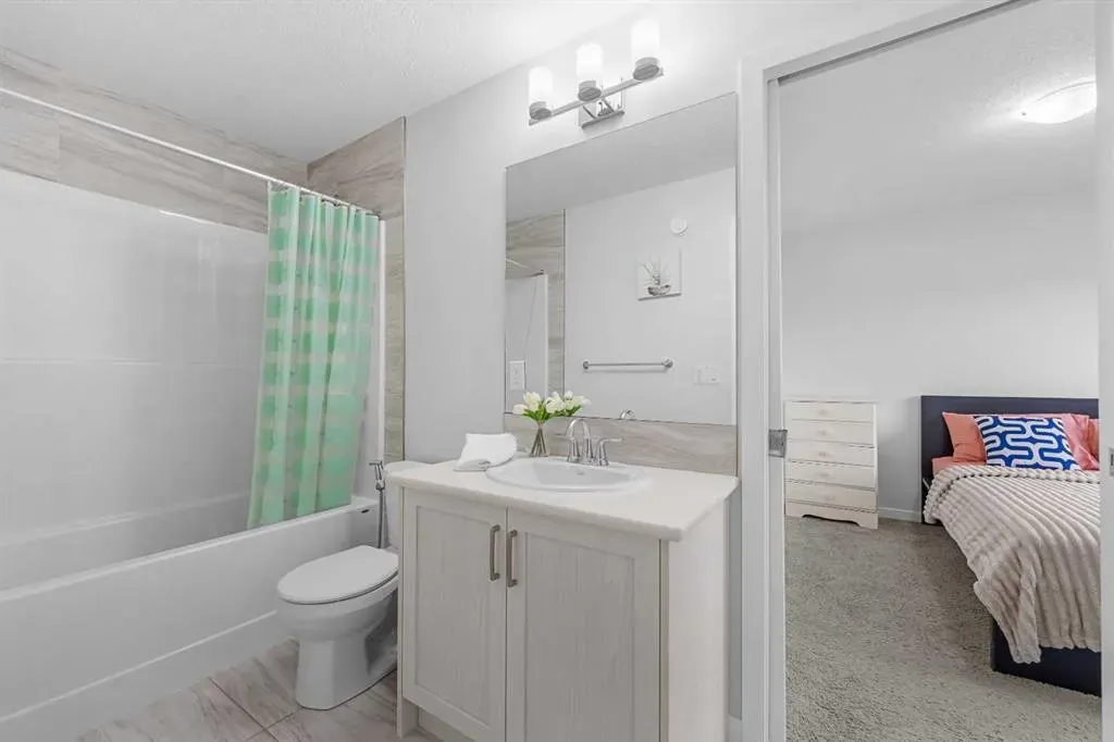 205 Legacy Reach Crescent SE