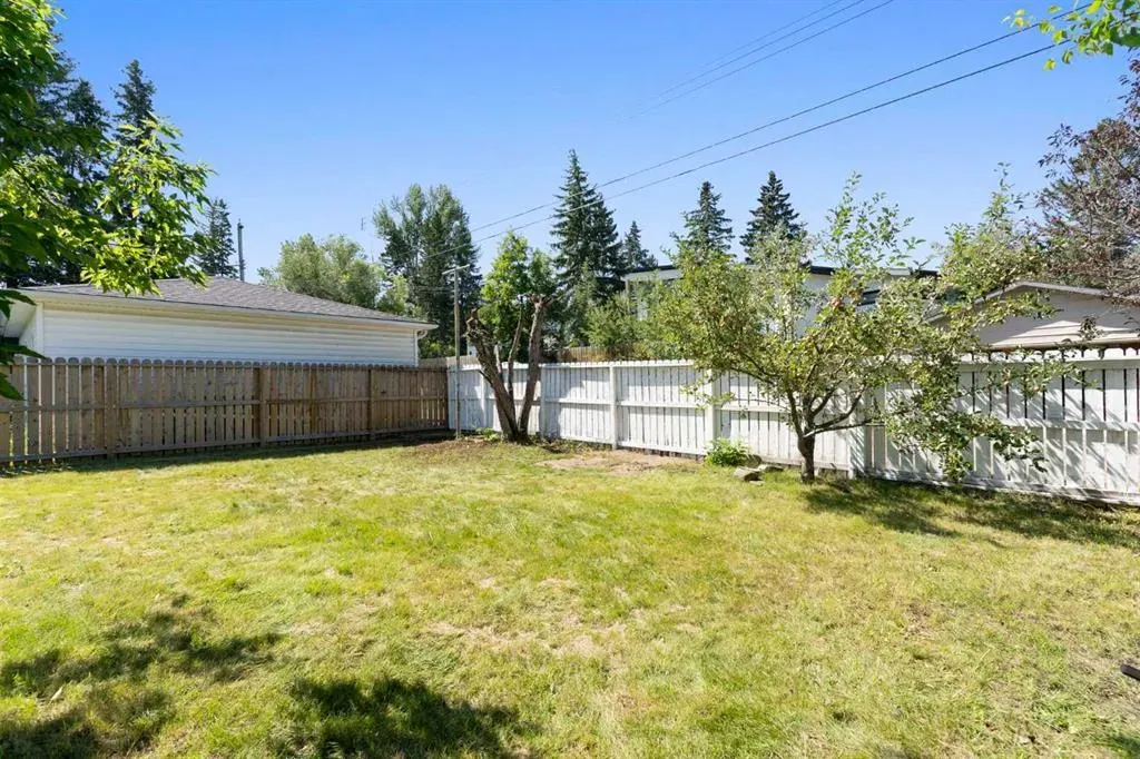 87 Hillgrove Drive SW