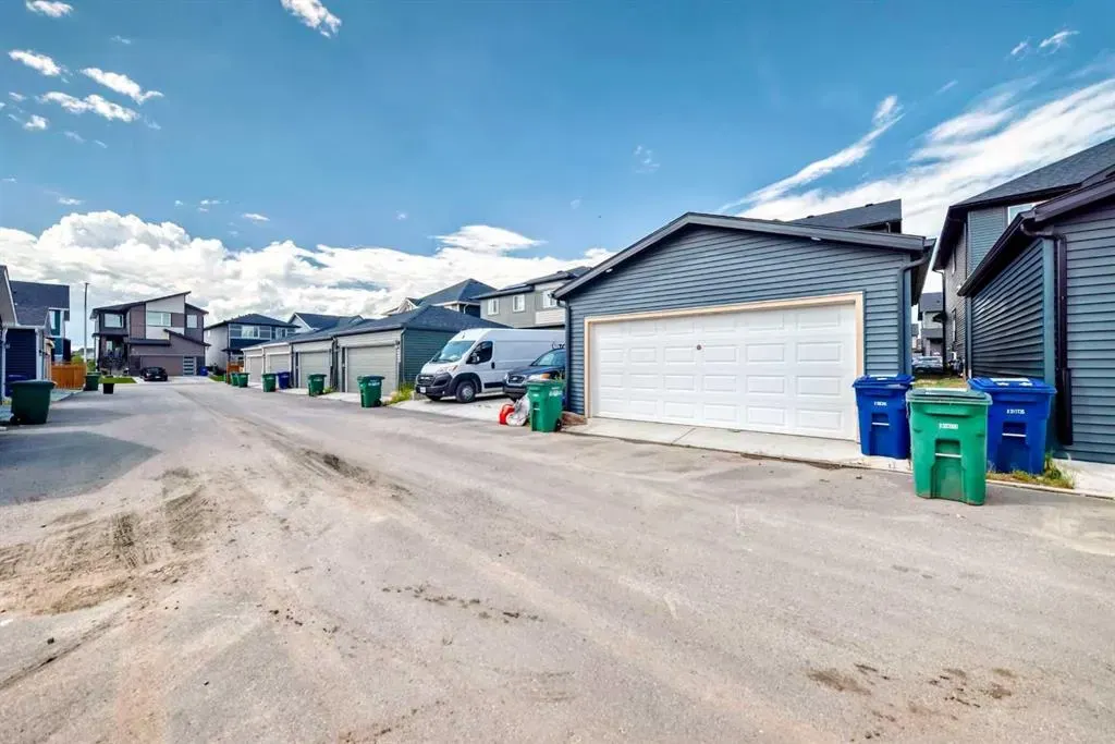 221 Midgrove Mews SW