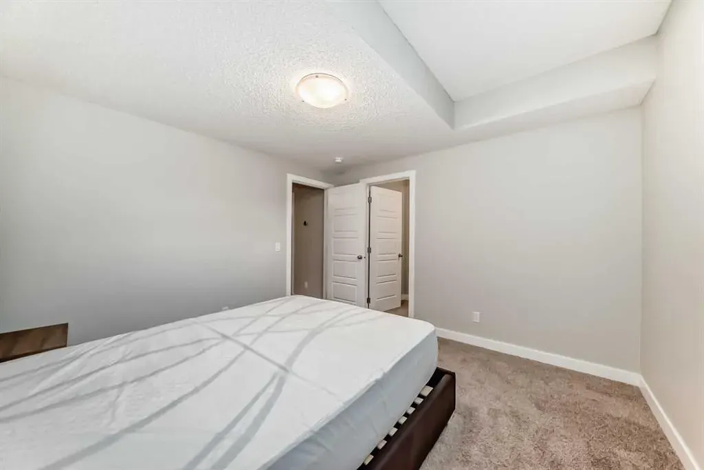 221 Midgrove Mews SW