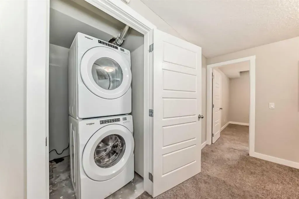 221 Midgrove Mews SW