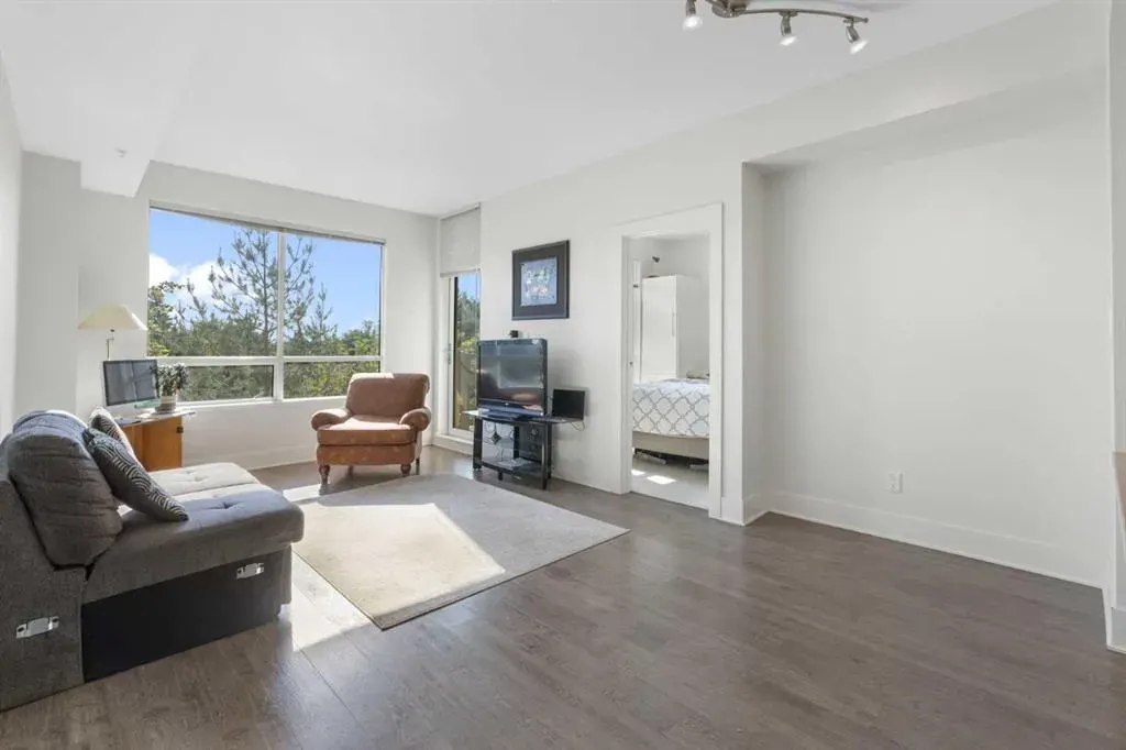 38 9 Street NE, #416