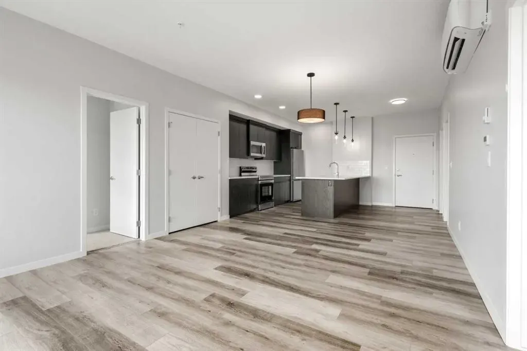 220 Seton Grove SE, #1209