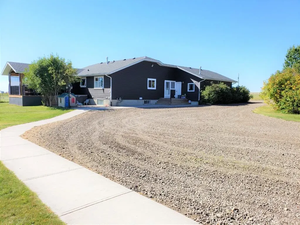 272210 Range Road 291 NE