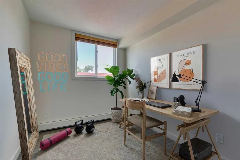 916 Memorial Drive NW, #402