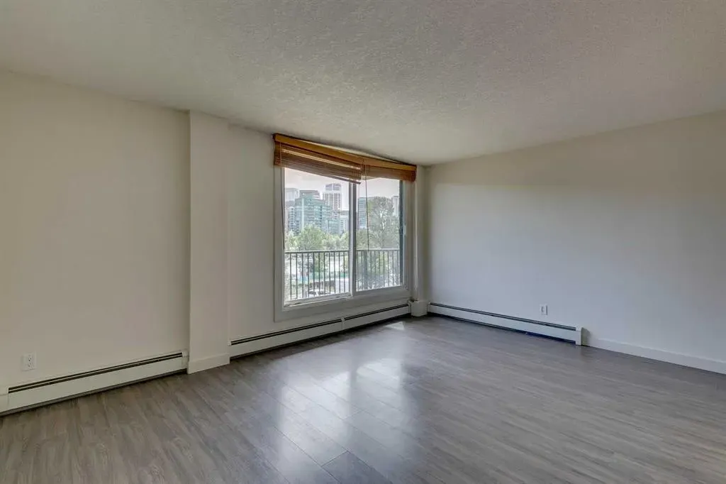 916 Memorial Drive NW, #402