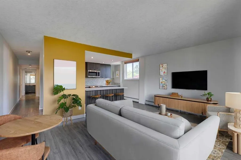 916 Memorial Drive NW, #402