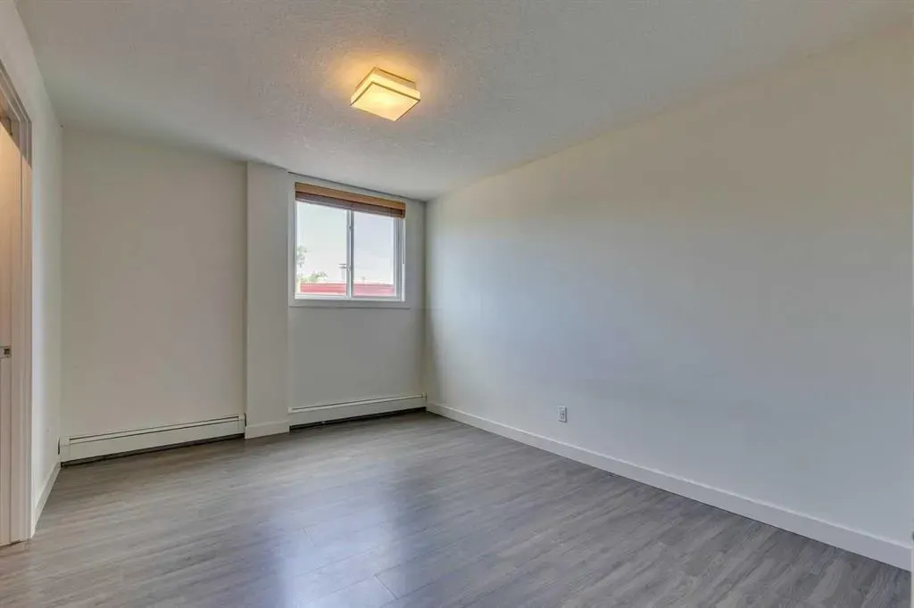 916 Memorial Drive NW, #402