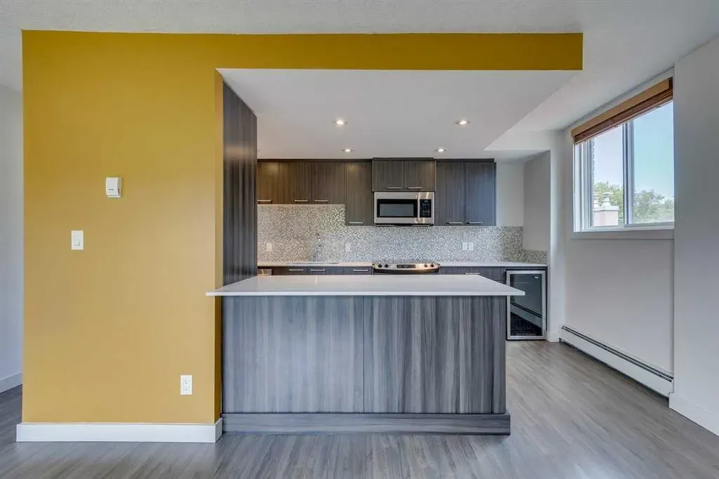916 Memorial Drive NW, #402