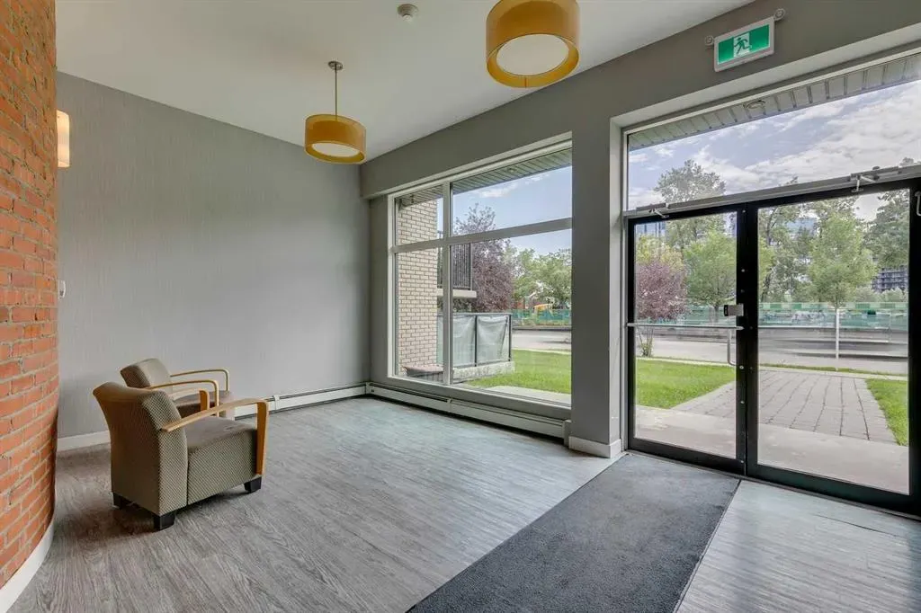 916 Memorial Drive NW, #402