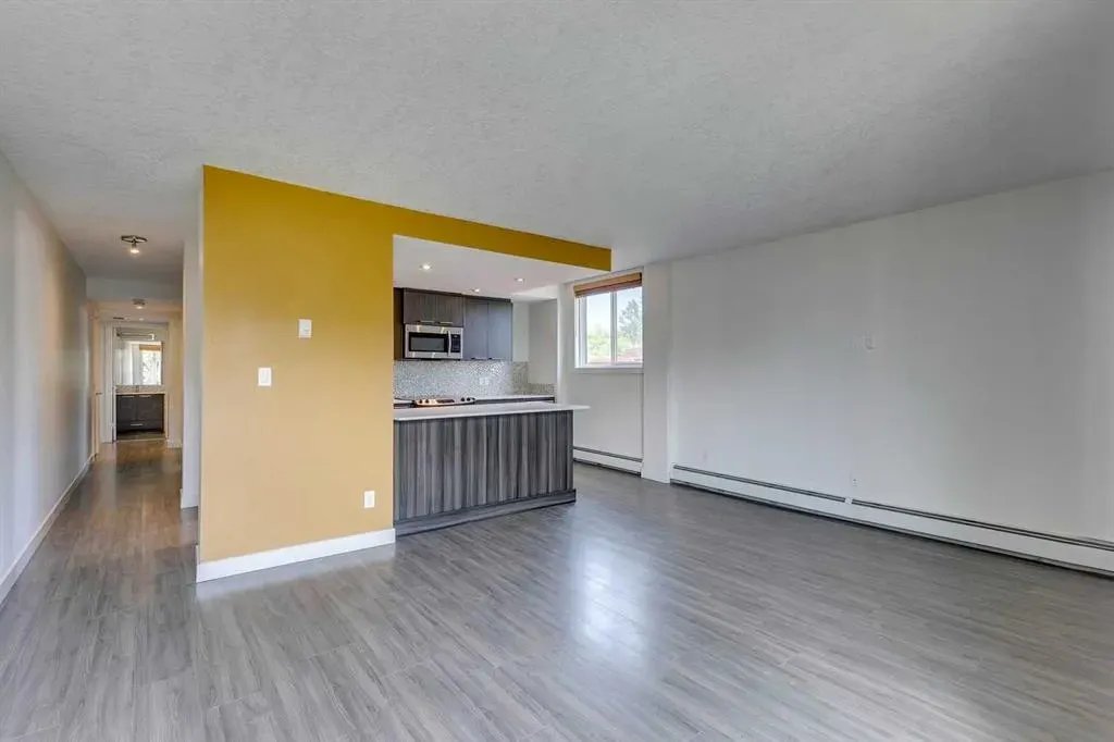 916 Memorial Drive NW, #402