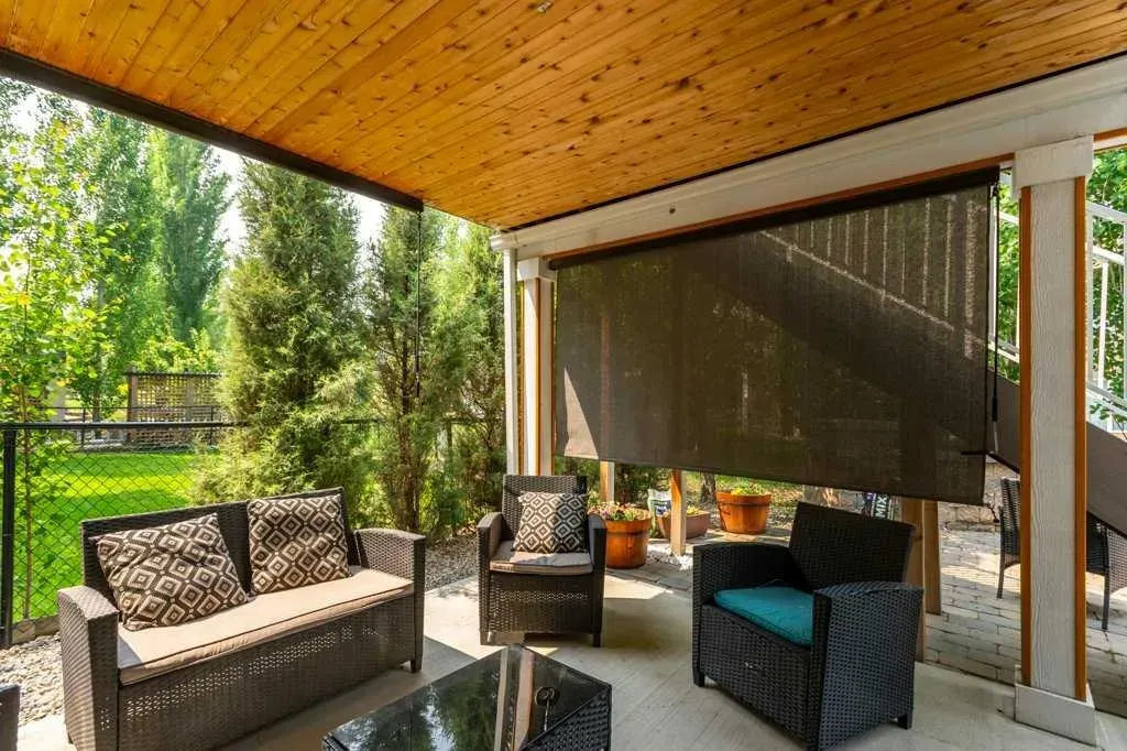 242 Discovery Ridge Bay SW