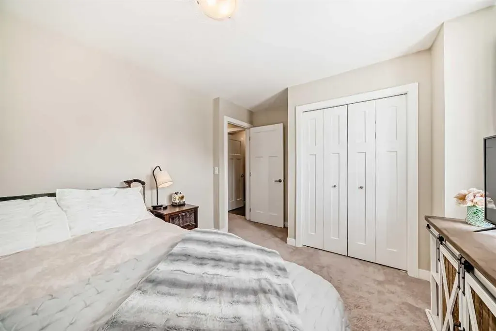 222 Cooperswood Green SW