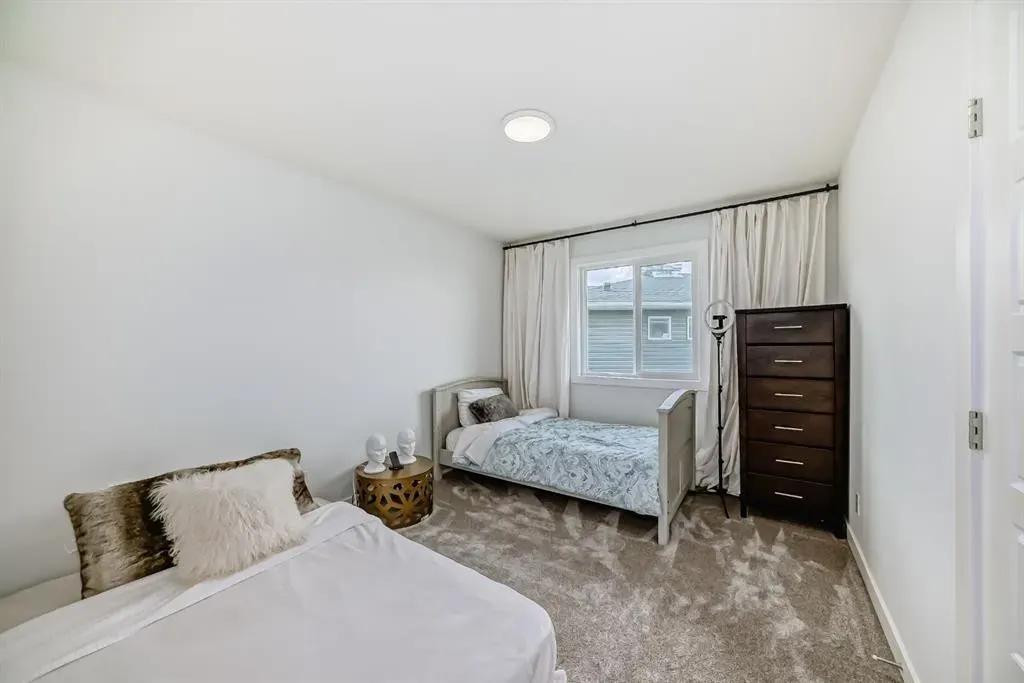 171 Red Sky Crescent NE
