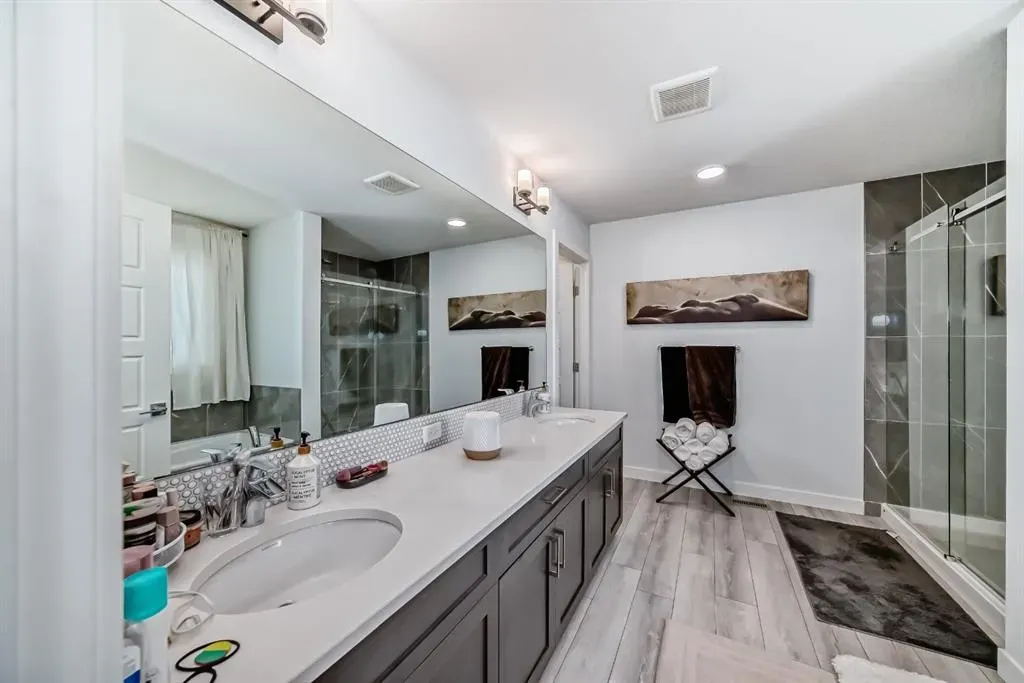 171 Red Sky Crescent NE