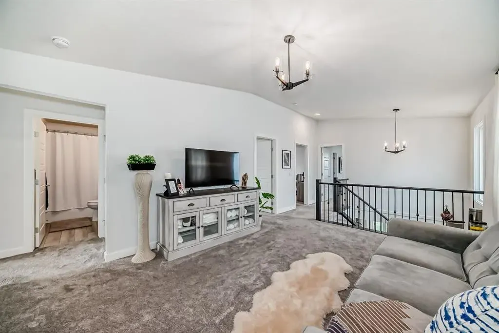 171 Red Sky Crescent NE