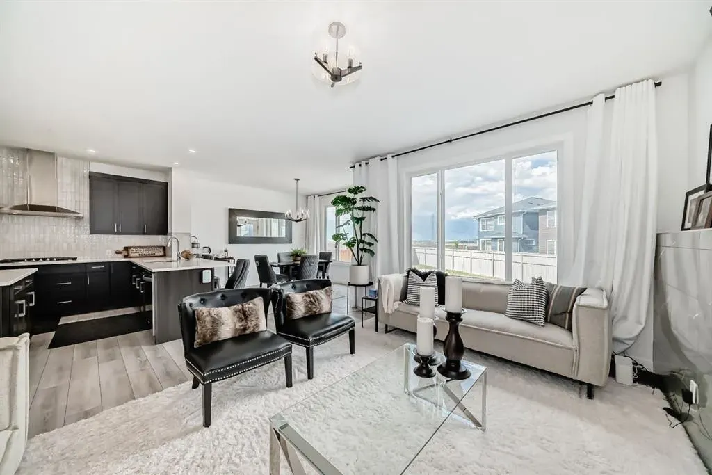 171 Red Sky Crescent NE