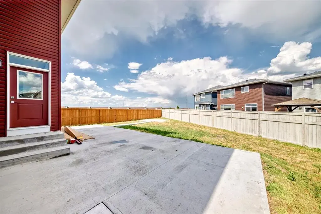 171 Red Sky Crescent NE