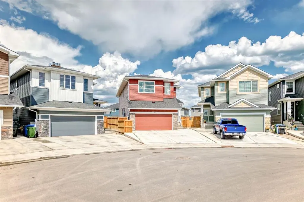 171 Red Sky Crescent NE