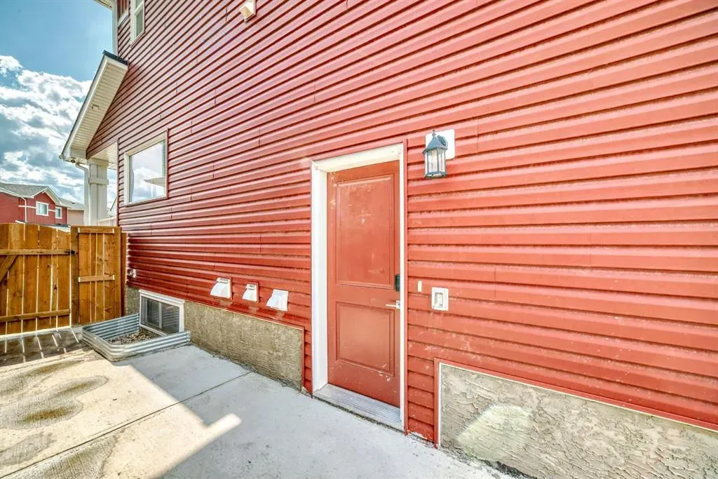 171 Red Sky Crescent NE