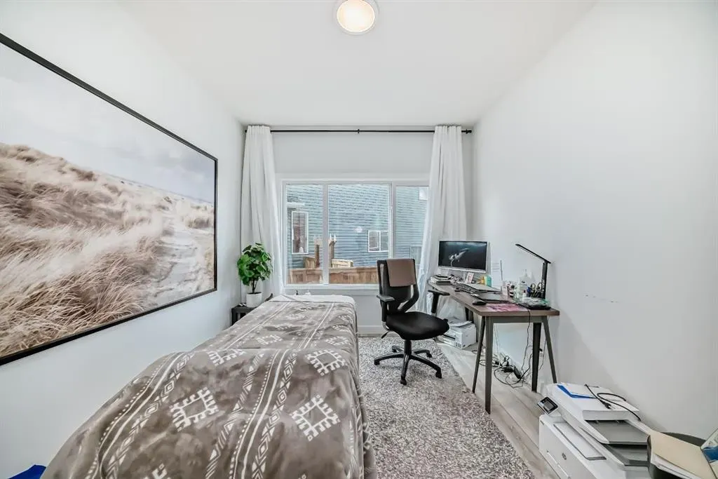 171 Red Sky Crescent NE