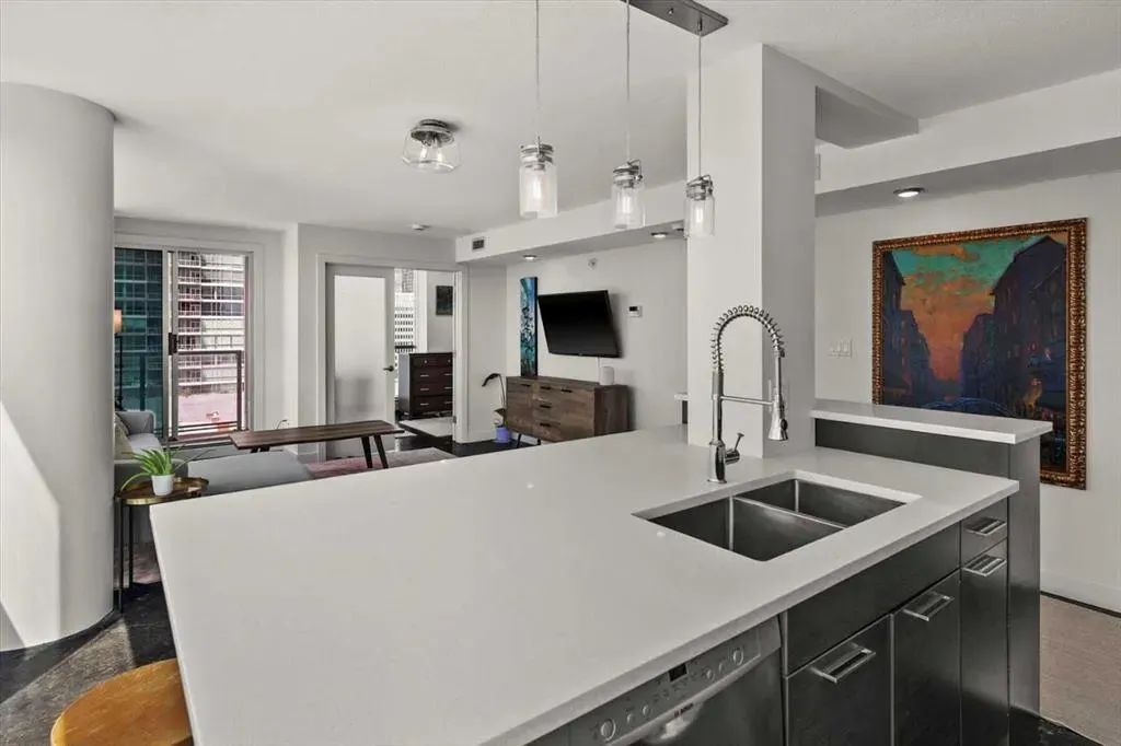 188 15 Avenue SW, #909