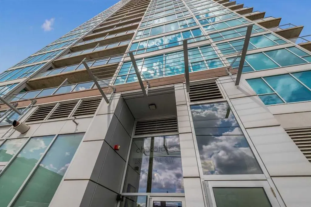 188 15 Avenue SW, #909