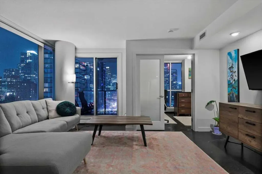 188 15 Avenue SW, #909