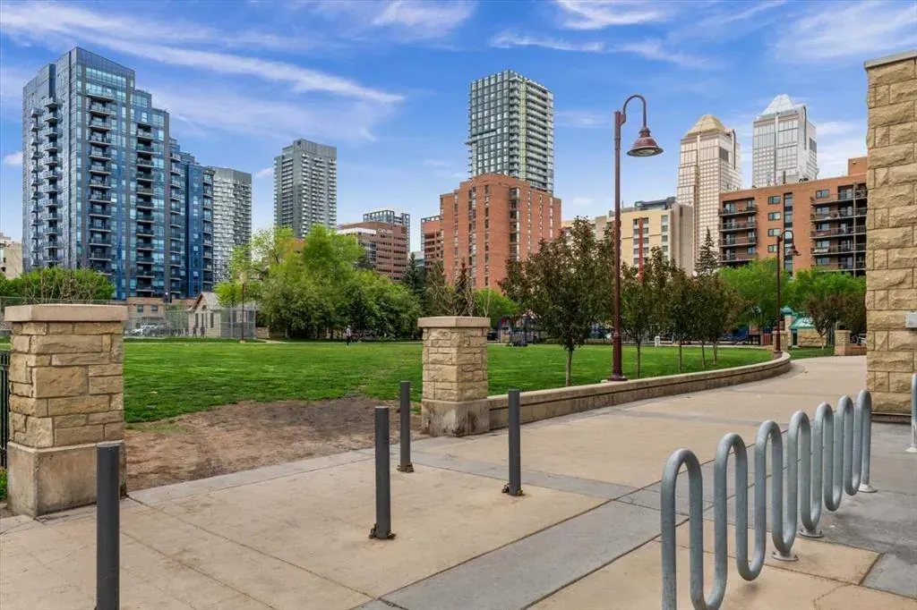 188 15 Avenue SW, #909
