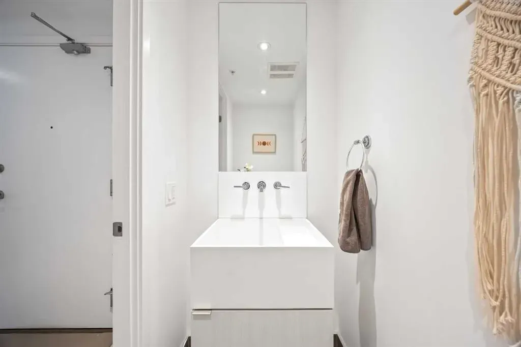 615 6 Avenue SE, #808