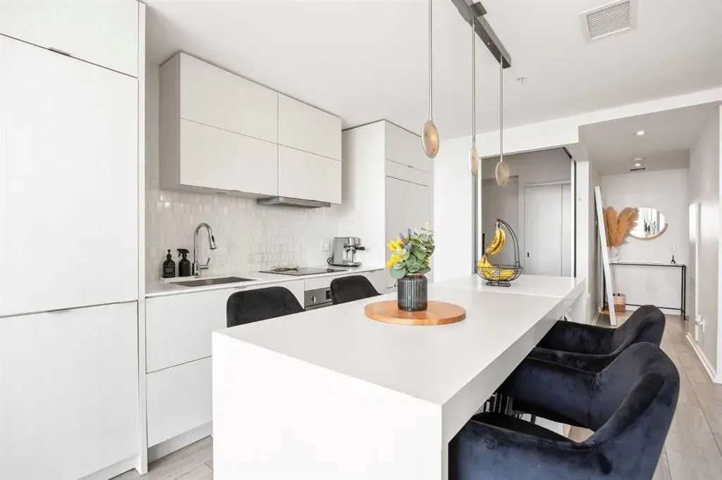 615 6 Avenue SE, #808