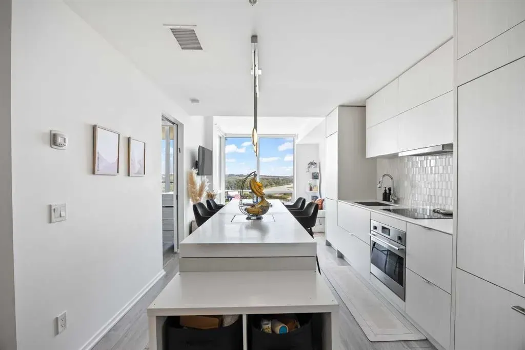615 6 Avenue SE, #808