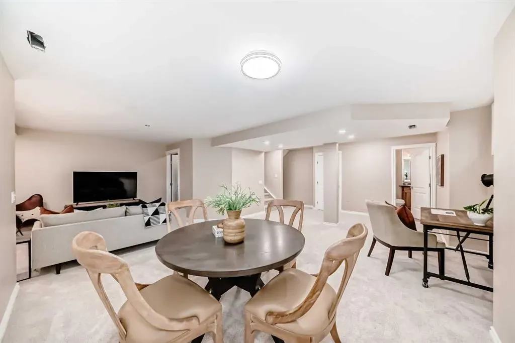 100 Coopers Common SW, #105