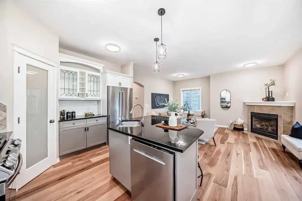 100 Coopers Common SW, #105
