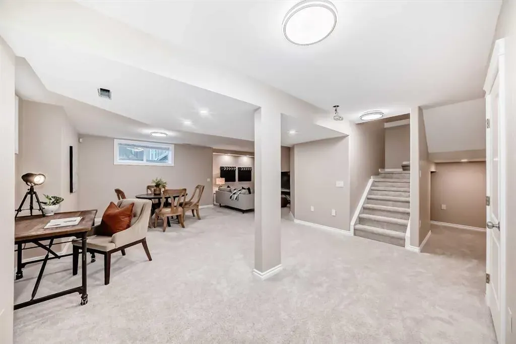 100 Coopers Common SW, #105