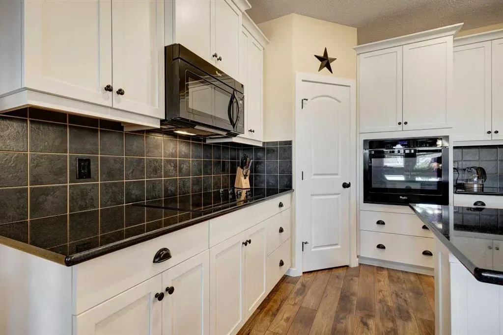 348 Boulder Creek Crescent SE